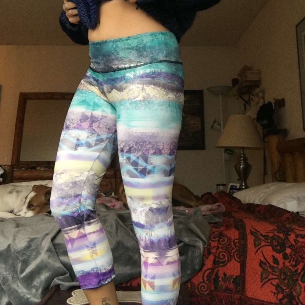 Onzie crop leggings size M/L